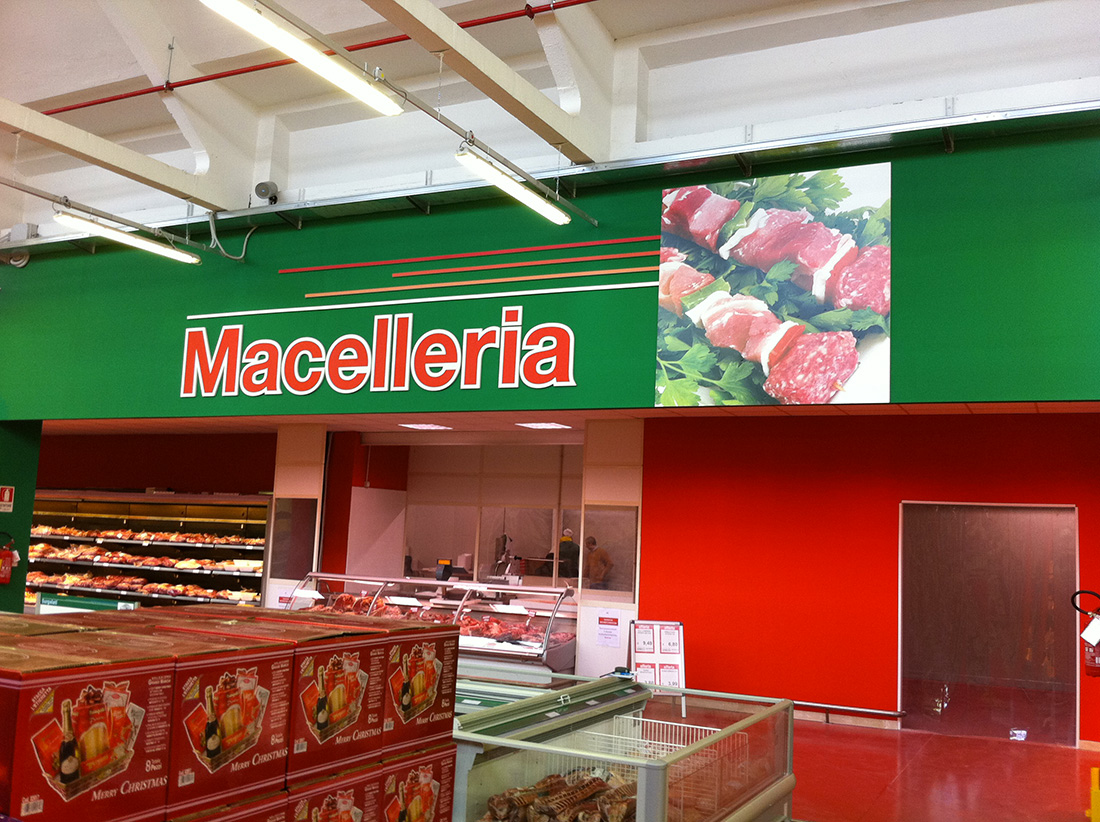 ASSSO Magliana decorazione veletta con forex sagomato e personalizzato con adesivi colori piatti insieme a pannelli piuma di grandi dimensioni