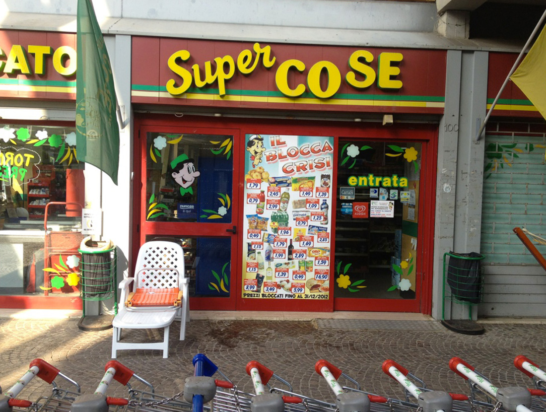 SuperCose affissione allestimenti negozio